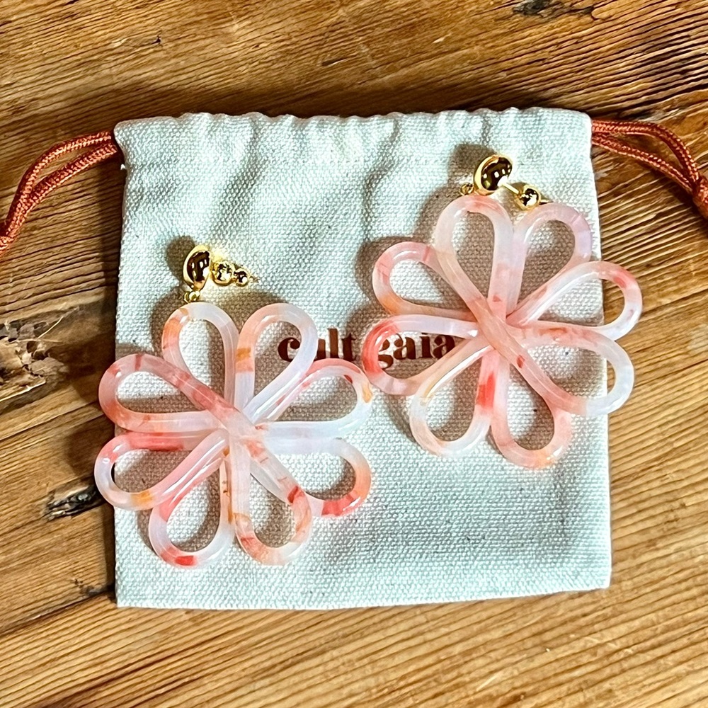 🌺🎉HP🎉🌺 NWT Cult Gaia Blossom Earrings Azalea - Picture 2 of 16